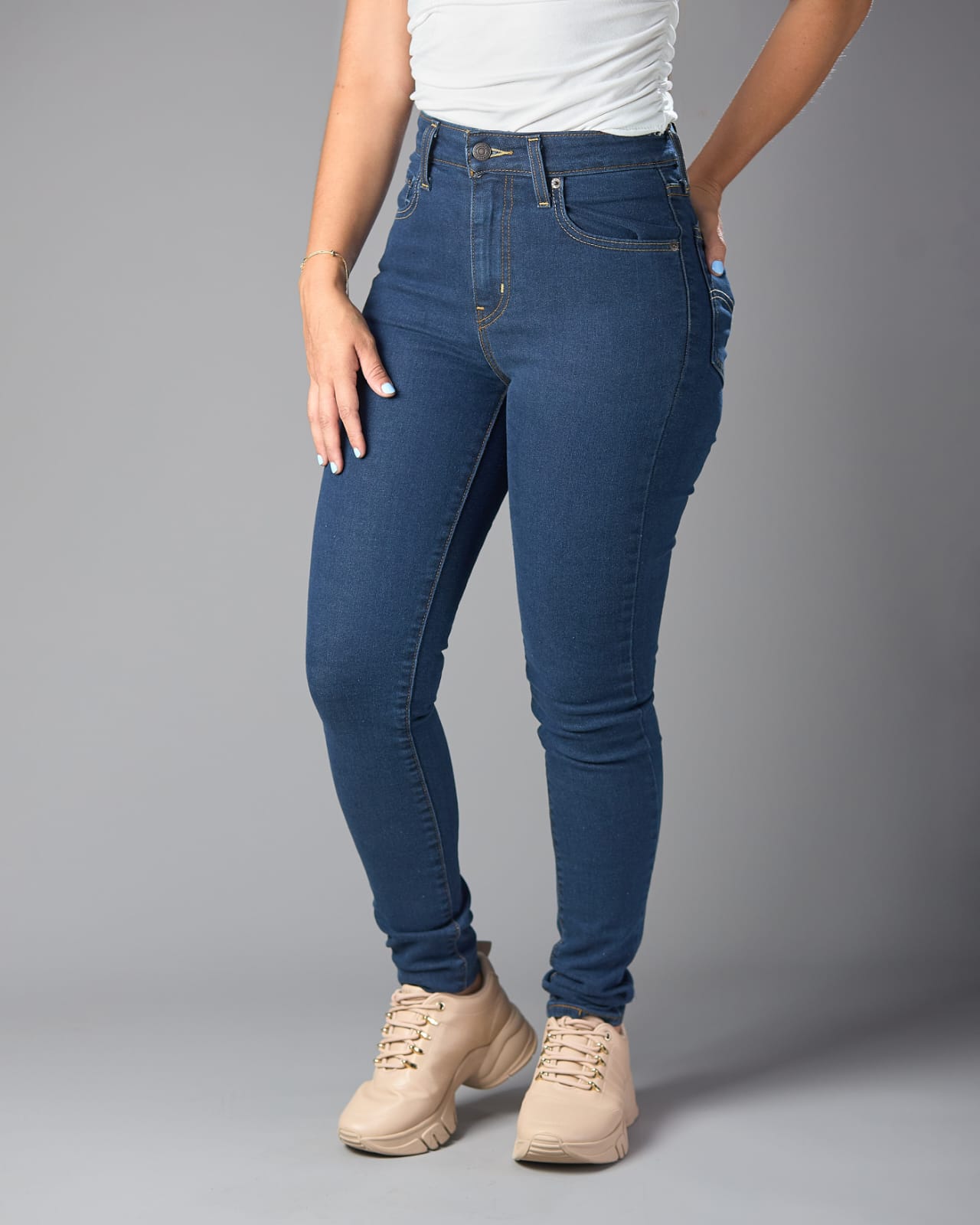 JEANS LEVIS DE MUJER 721 HIGH - RISE SKINNY - Imagen 2