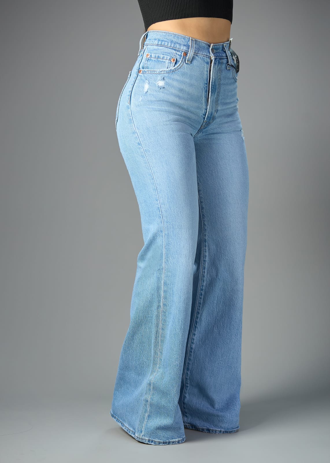 JEANS LEVIS DE MUJER RIBCAGE BELL - Imagen 2